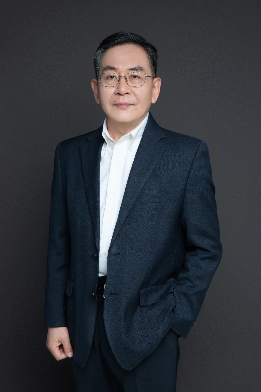 張博士西裝(1).png